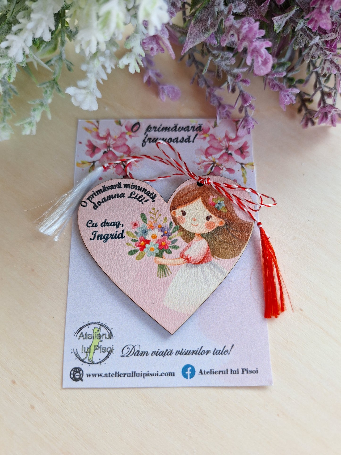 Martisor personalizat lemn pentru educatoare - ALTP 10