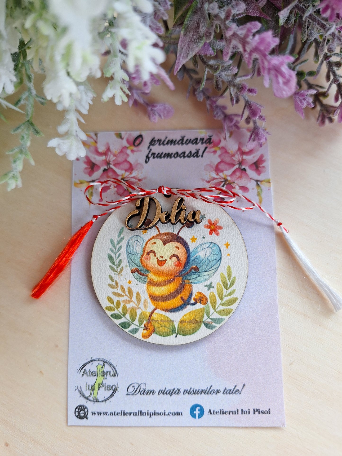 Martisor personalizat lemn- Albina- ALTP 31