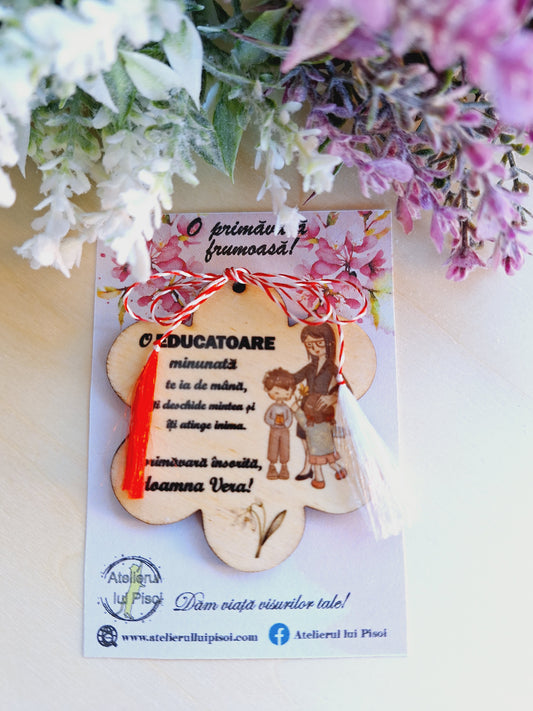 Martisor personalizat lemn -Educatoare/Invatatoare-ALTP 1