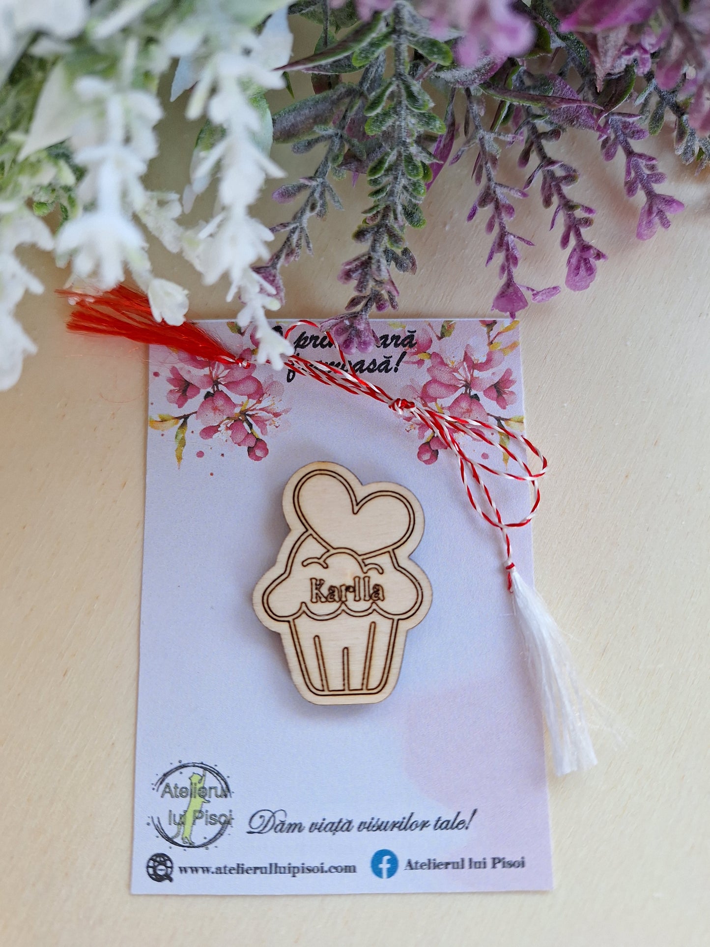 Martisor lemn personalizat Briosa ALTP 1