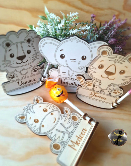 Martisor personalizat cu acadea- Leu- ALTP 5