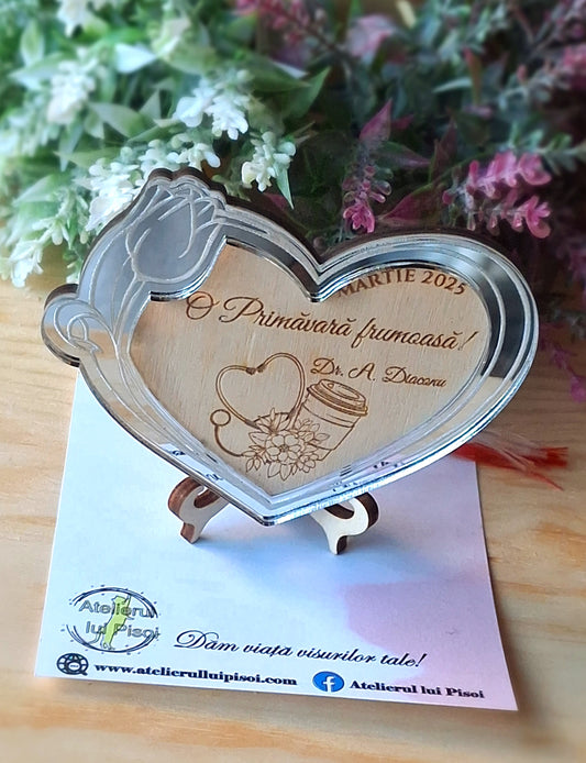 Martisor din lemn tip placheta-Medic-ALTP 10