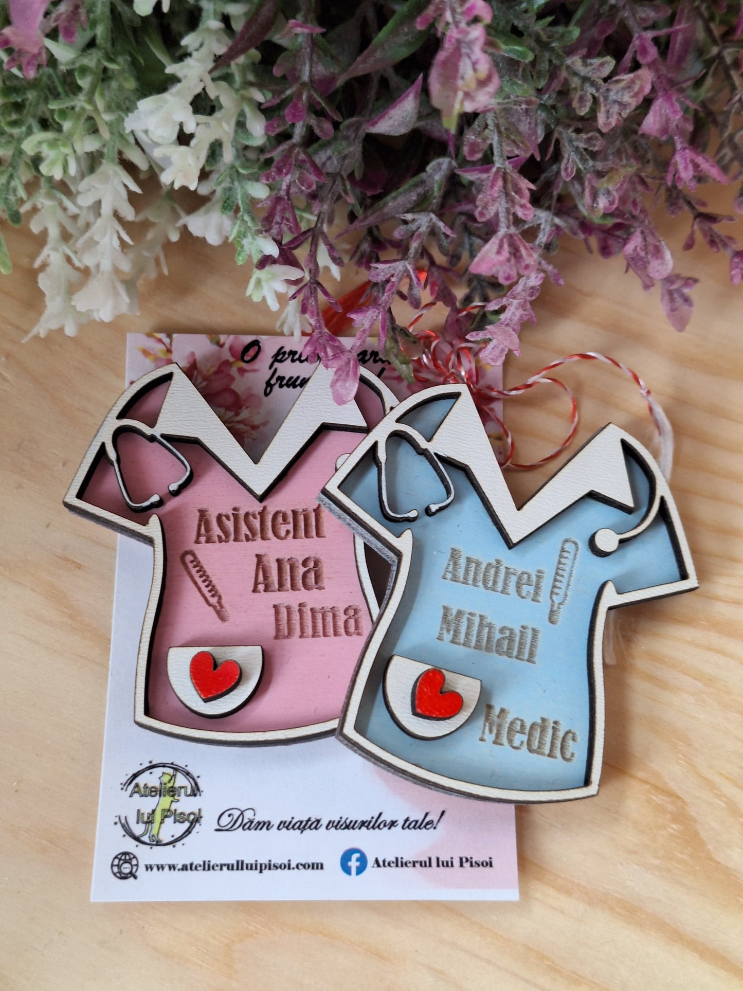 Martisor lemn personalizat Medic/Asistent ALTP 25
