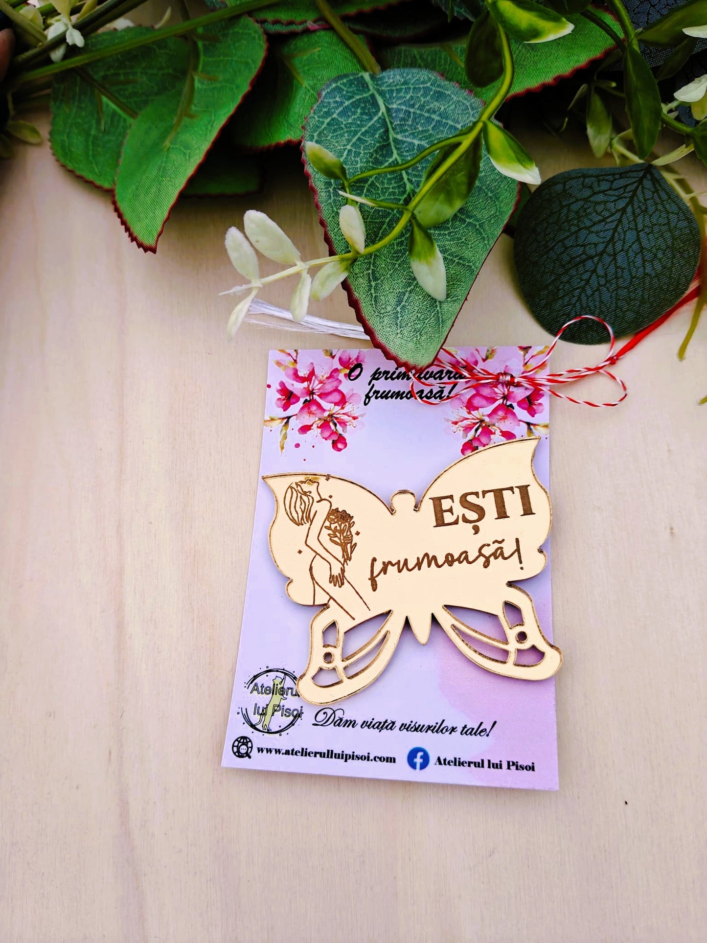 Martisor personalizat oglindă-Feminitate diafană