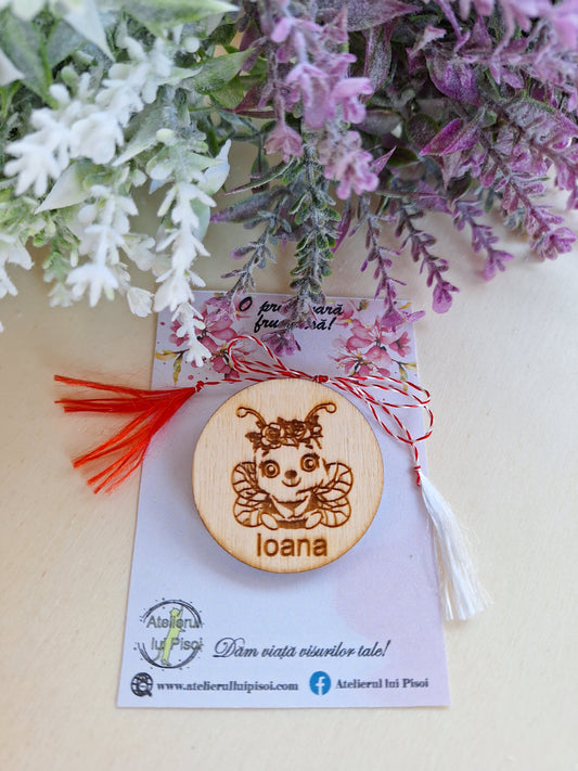 Martisor lemn personalizat Albinuta ALTP 12