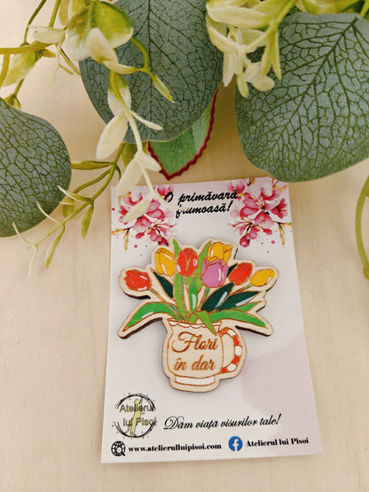 Martisor din lemn pictat-Flori in dar