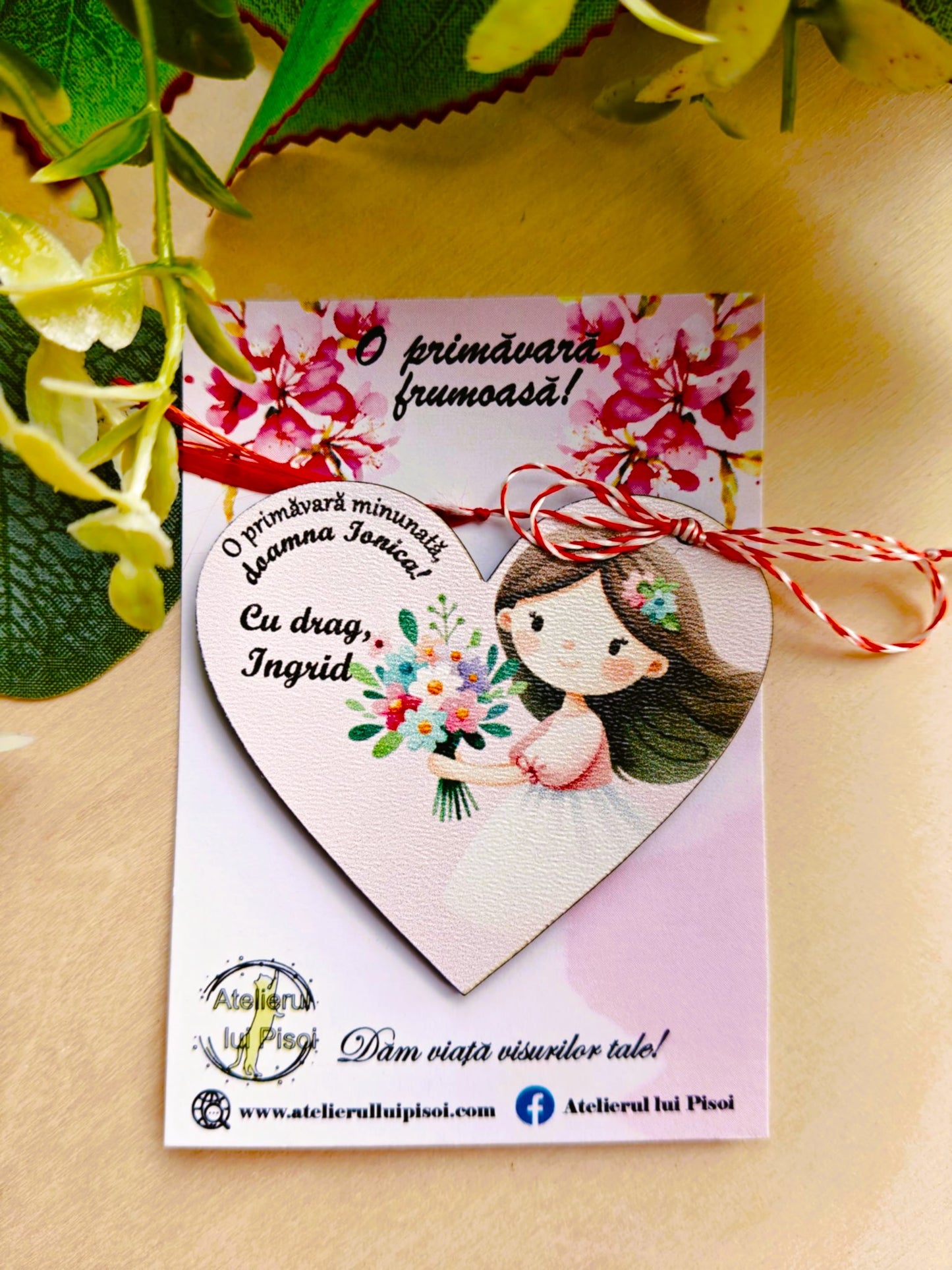 Martisor personalizat lemn pentru educatoare-Fetita/Baiat - ALTP 10